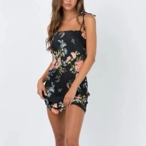 Oh Polly Brielle Mini Dress - Picture 1 of 3